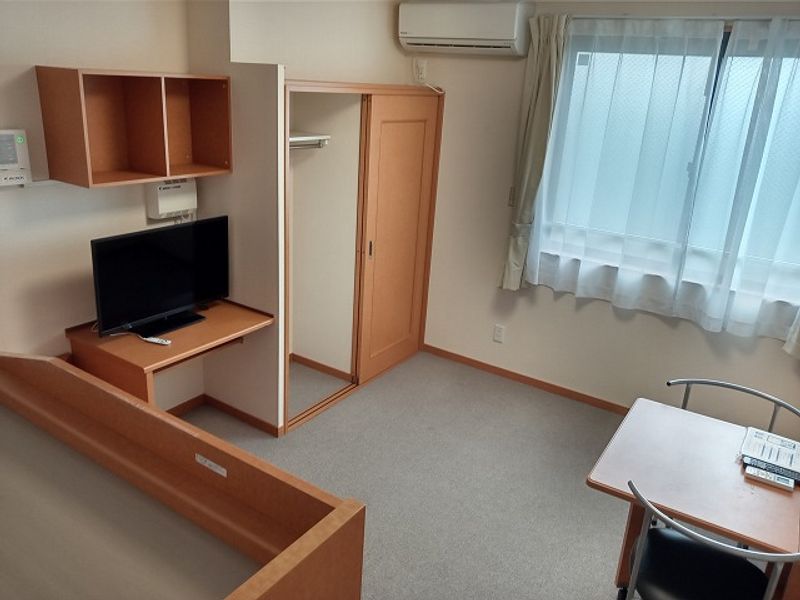 レオパレス後城 居間