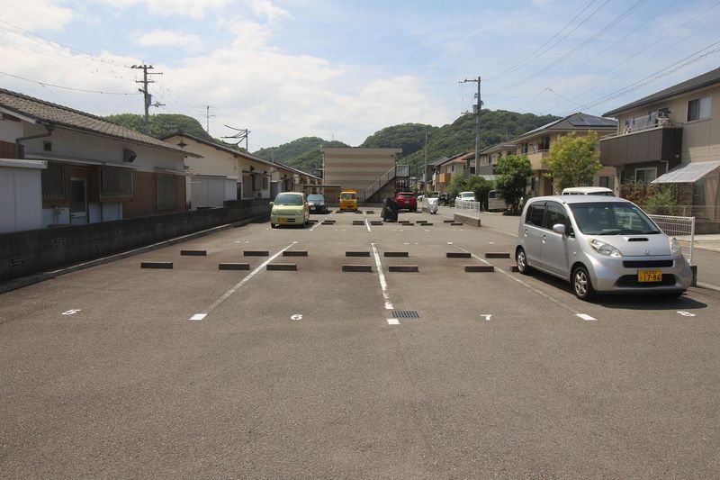 レオパレスクレールシェル　さや 駐車場