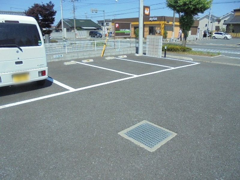 クレイノセルクルⅡ 駐車場