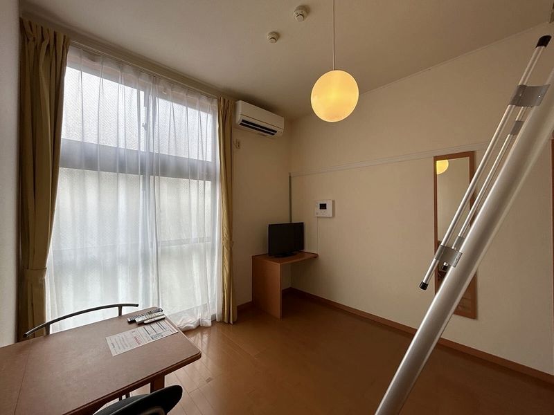 レオパレスシャルム 居間