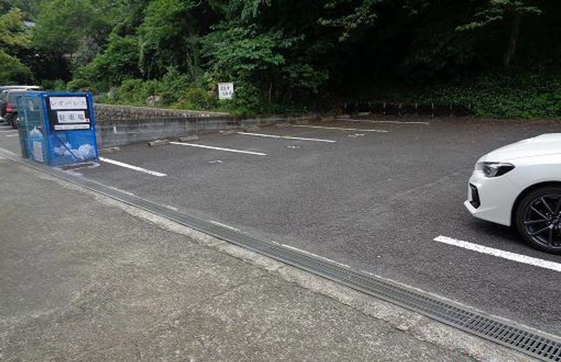 レオパレス高森台 駐車場