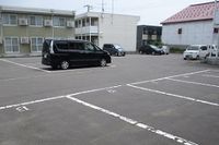 レオパレスユキ 駐車場