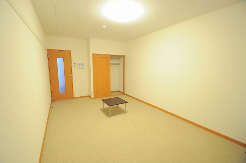 レオパレスハル 居間