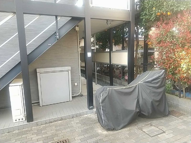 レオパレスシャトレー エントランス