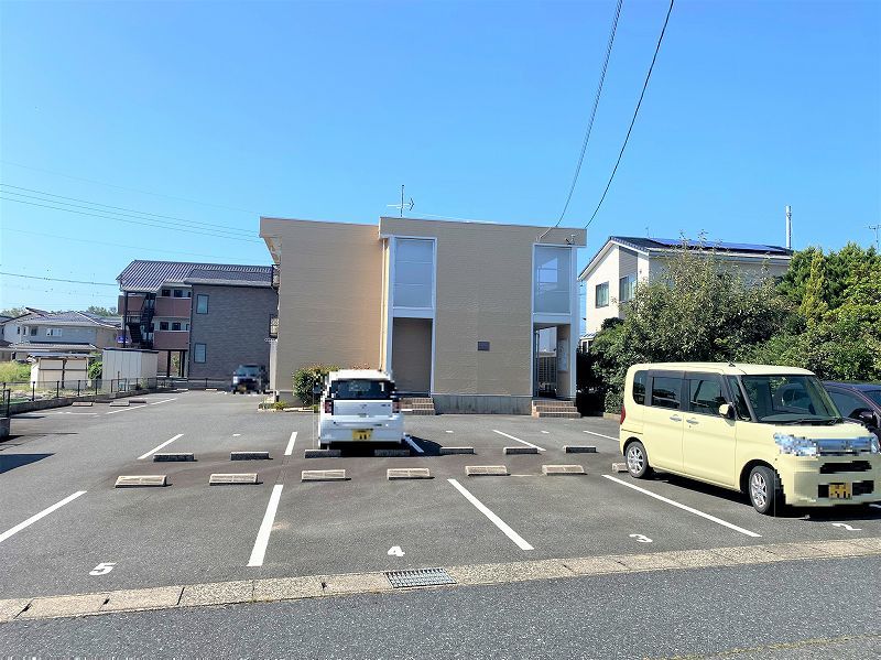 レオパレスＨＯＮＥＳＴＹ 駐車場