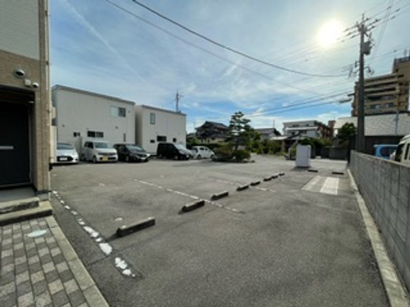 レオネクストリジェール 駐車場