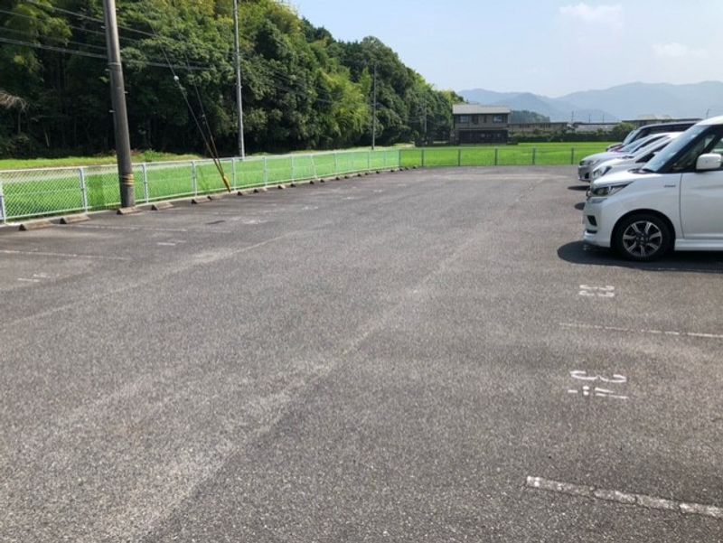 レオパレス蔵敷 駐車場