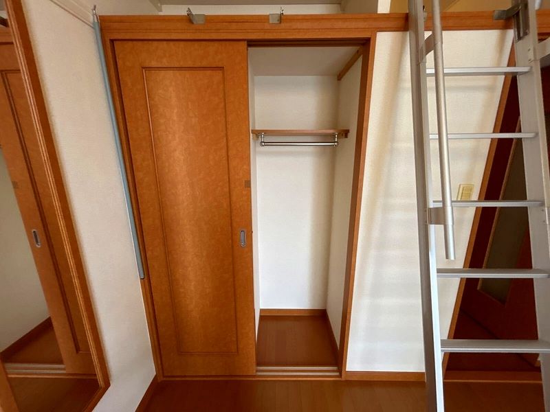 レオパレスプリムラ 収納