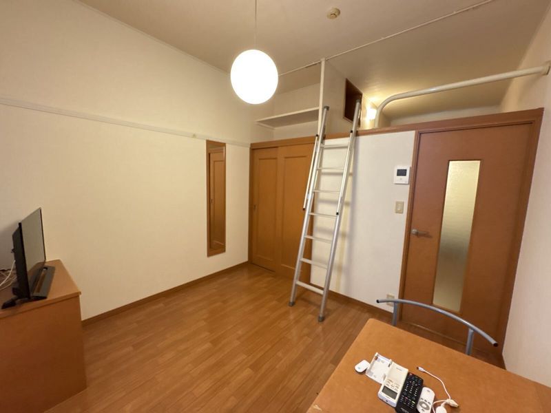レオパレスバックス 居間