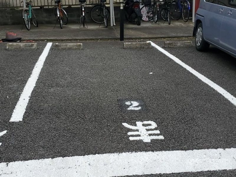 レオパレス花水木 駐車場
