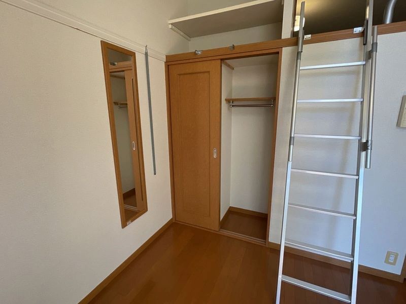 レオパレスプラテリーアⅡ 収納