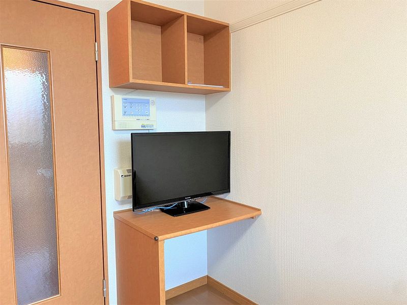 レオパレスプラティーク那須塩原 居間