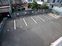 レオパレスバロン 駐車場