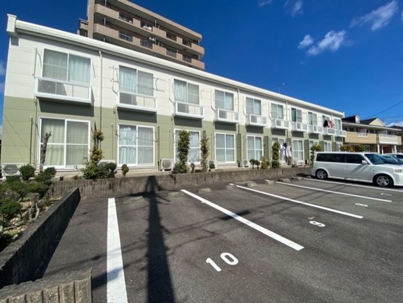 レオパレスカサガミ 駐車場
