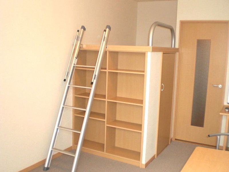 レオパレスグリーンアルタ 収納