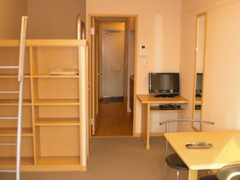 レオパレスサンライツ 居間