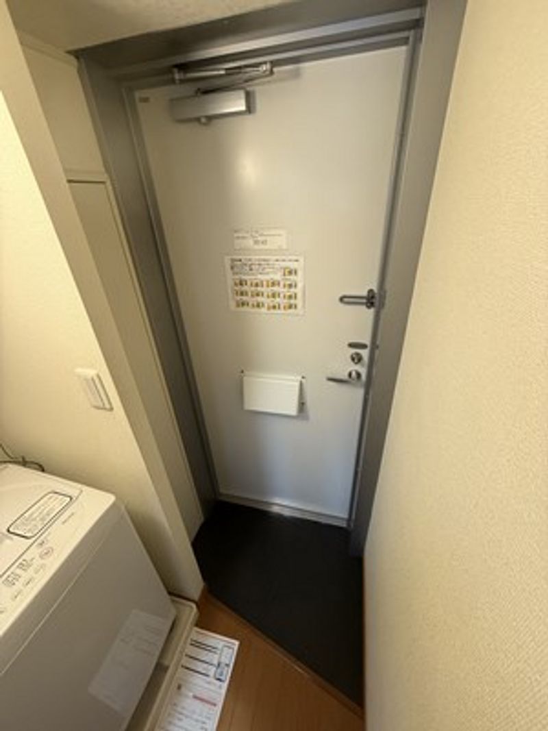レオパレスブルーツリー 玄関