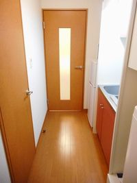 レオパレス信濃 玄関