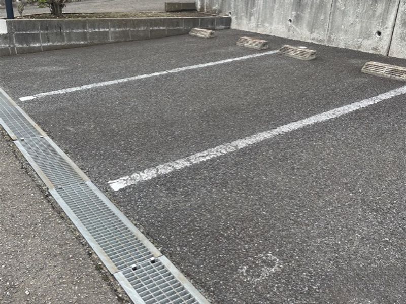 レオパレス立野台 駐車場