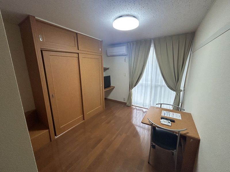 レオパレスＶ 居間