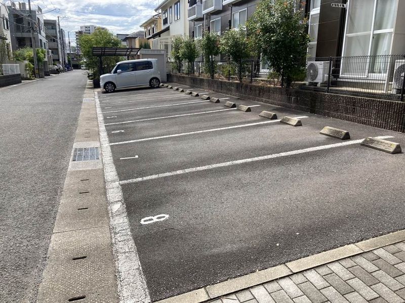 レオパレスストリームＢ 駐車場