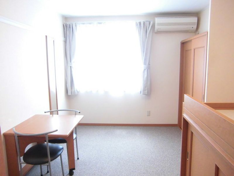 レオパレスフェリーチェ 居間