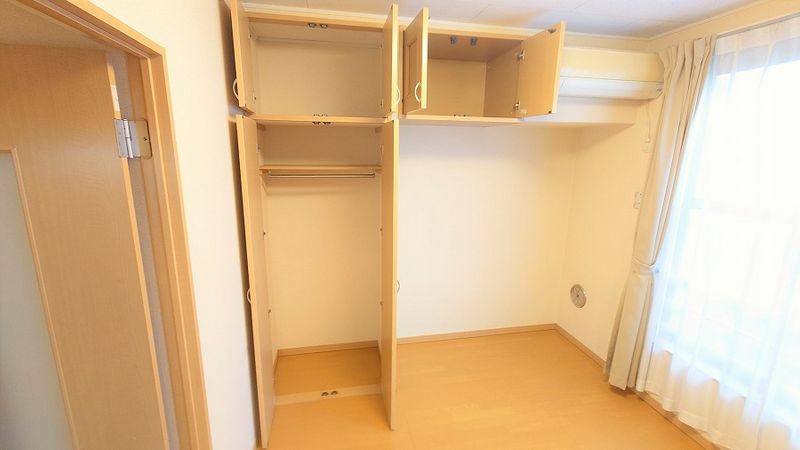 レオパレスたかぎ 収納