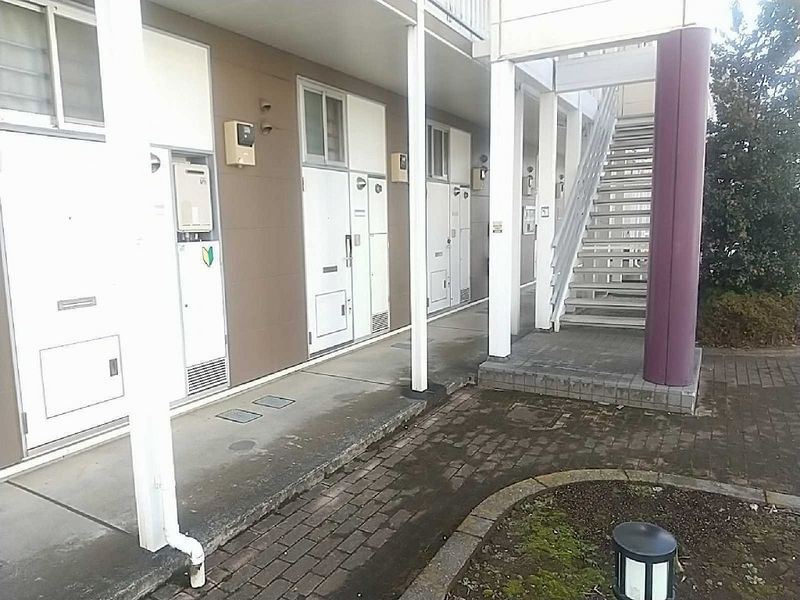 レオパレスサンキエム エントランス