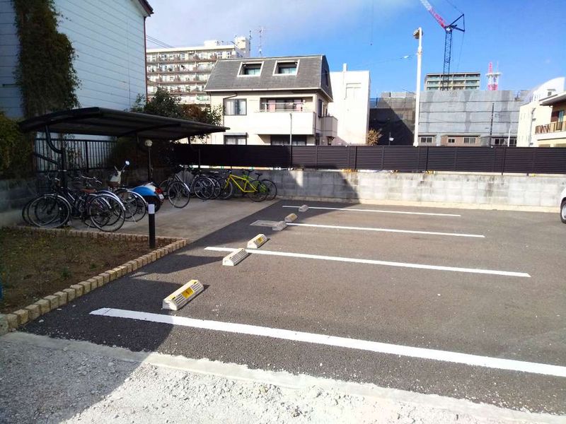 レオネクストクレール 駐車場