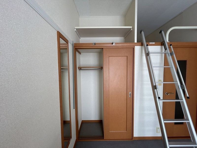 レオパレスグランプラス 収納