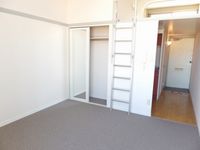 レオパレス例幣使 居間