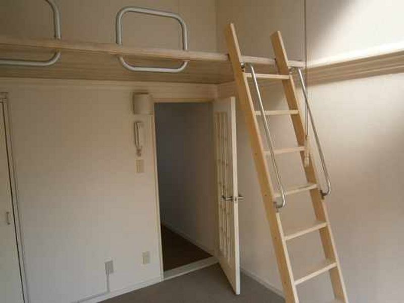 レオパレス保土ヶ谷 居間