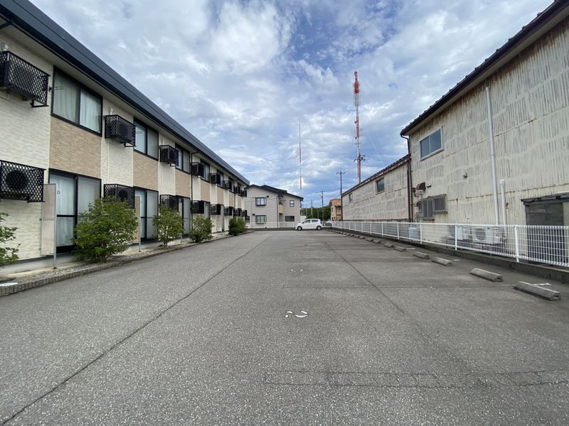 レオパレスＧＯＯＤＹ 駐車場