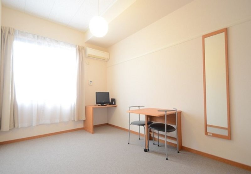 レオパレスけやき通り 寝室