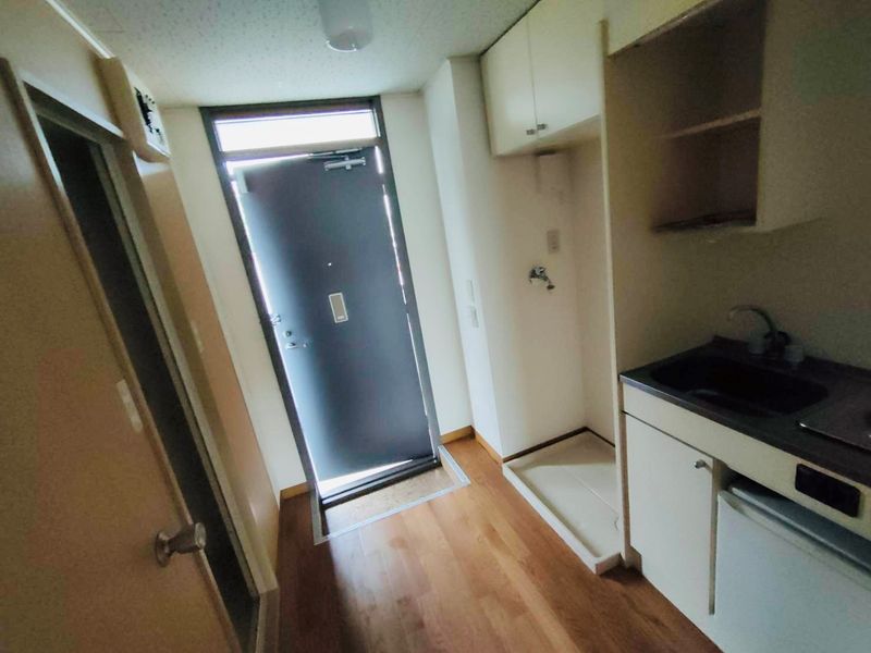 レオパレスかしま台 玄関