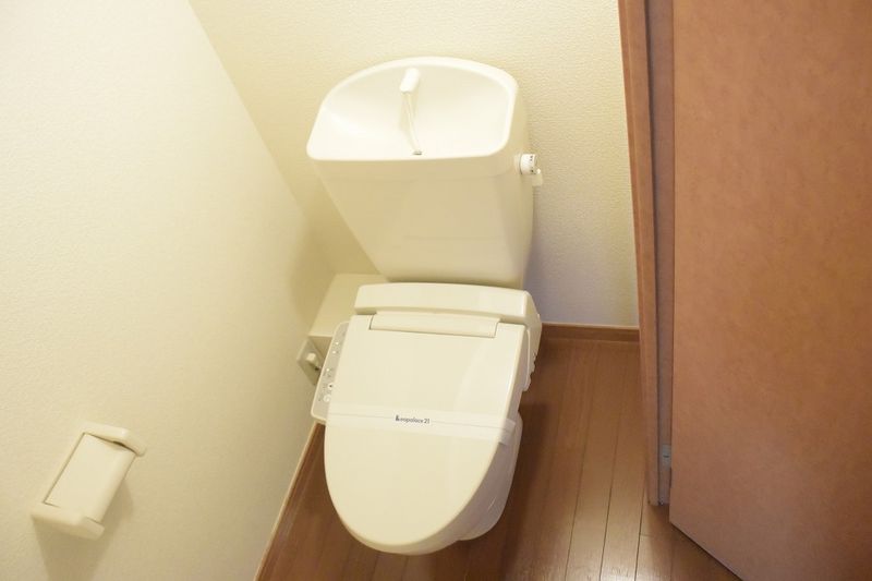 レオパレスヴェセル トイレ