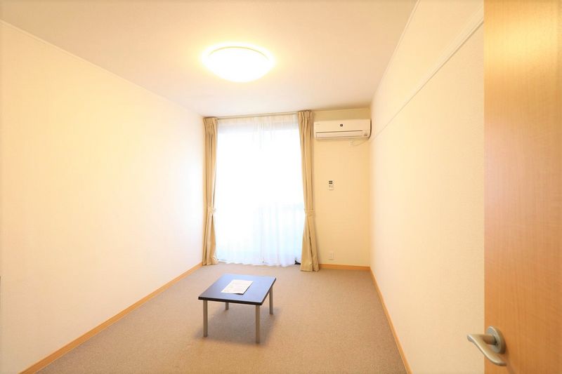 レオパレスリバービレッジ 居間