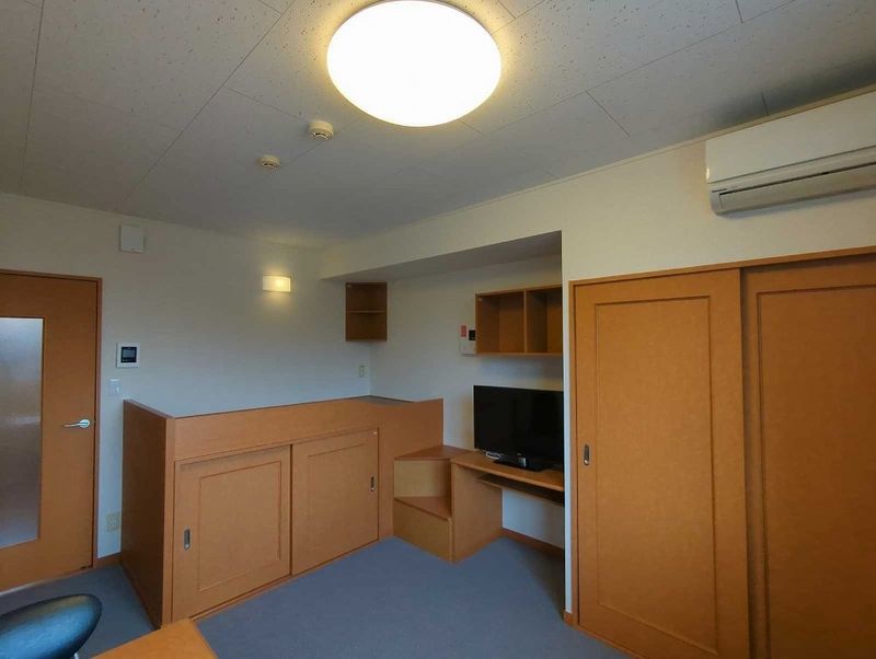 レオパレスジュネスⅢ 居間