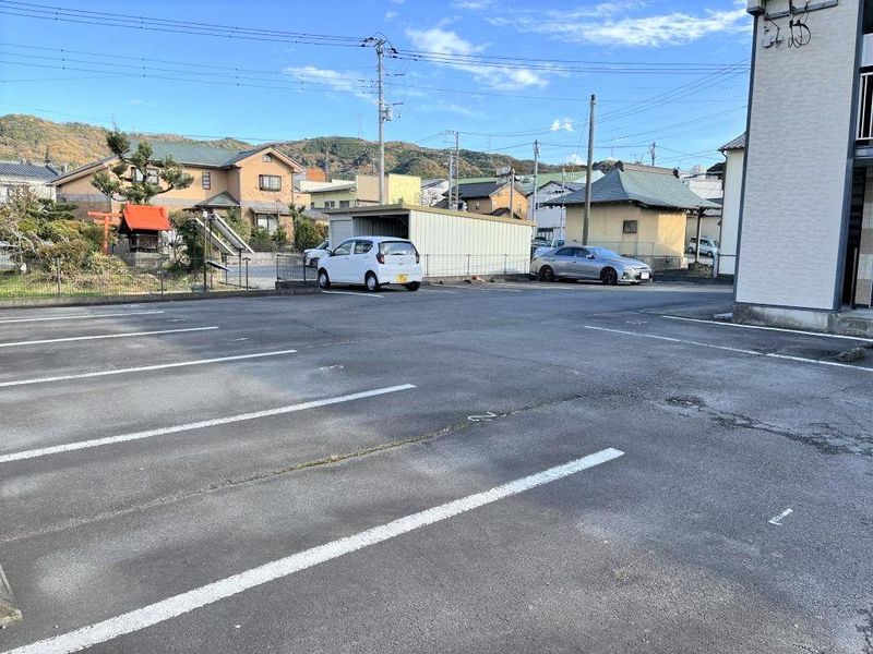 レオパレスＰｕｒｅＴｗｉｎｓ 駐車場