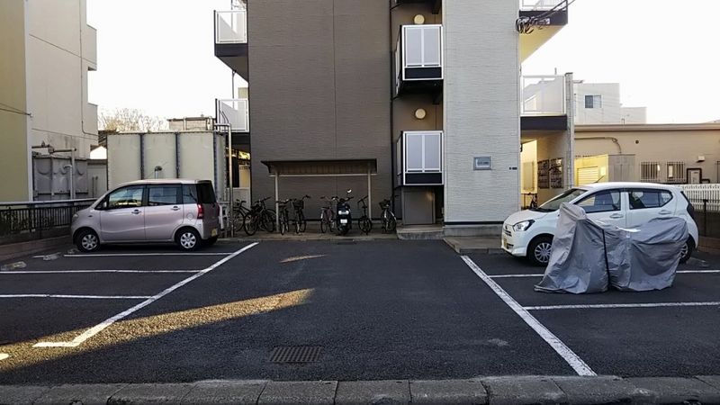 レオパレスエトワール城南 駐車場