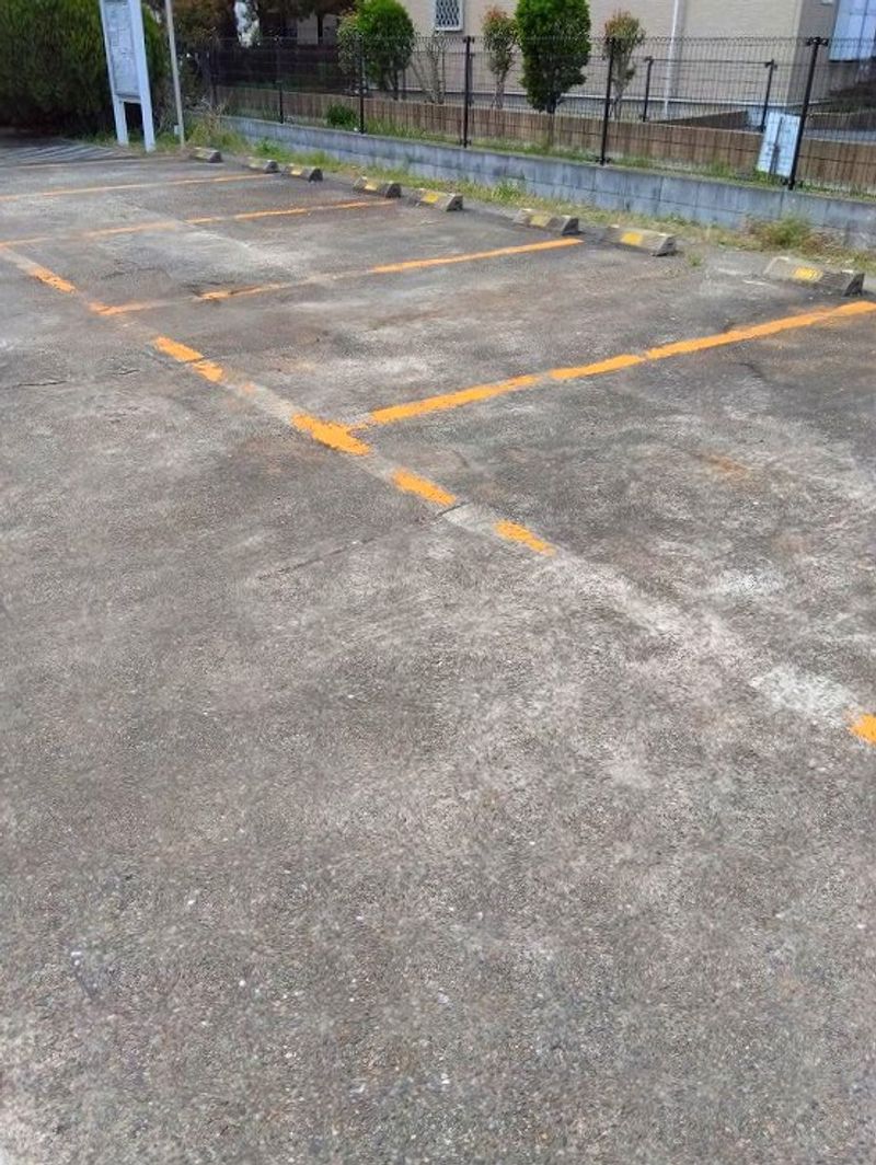 レオネクストトレジャーヒルⅠ 駐車場