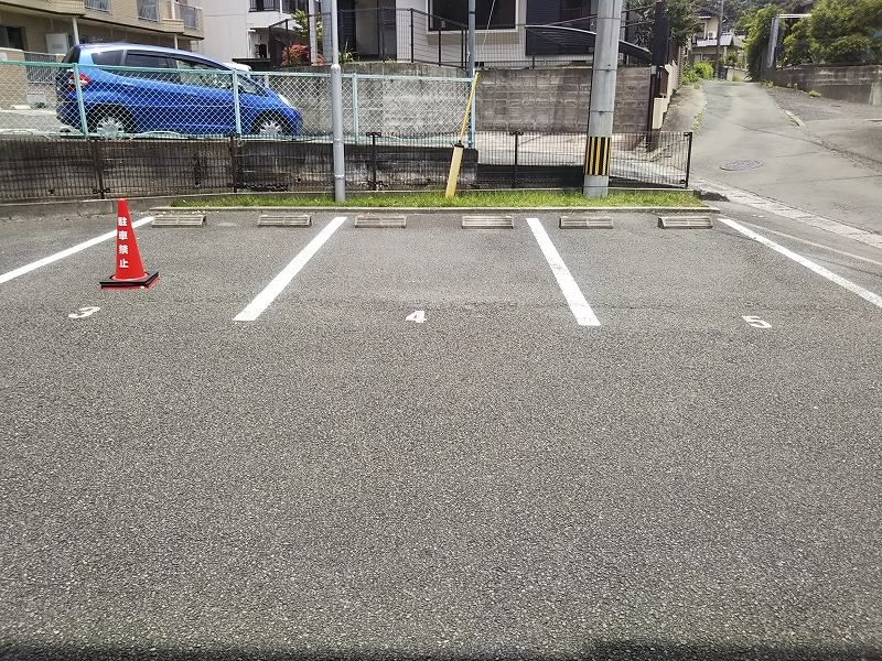 レオパレス熊大東 駐車場