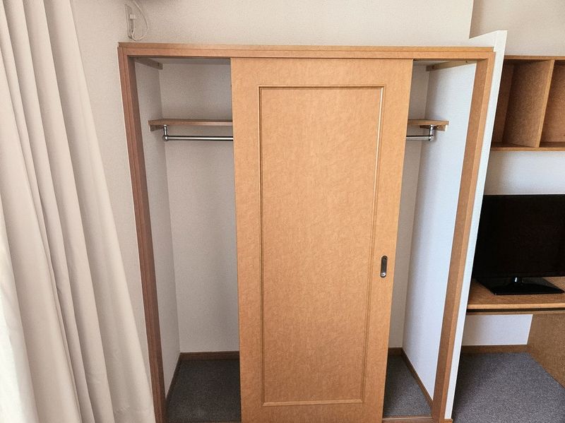 レオパレスサウスランド 収納