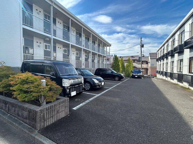 レオパレスエクセル歩坂町Ⅲ 駐車場