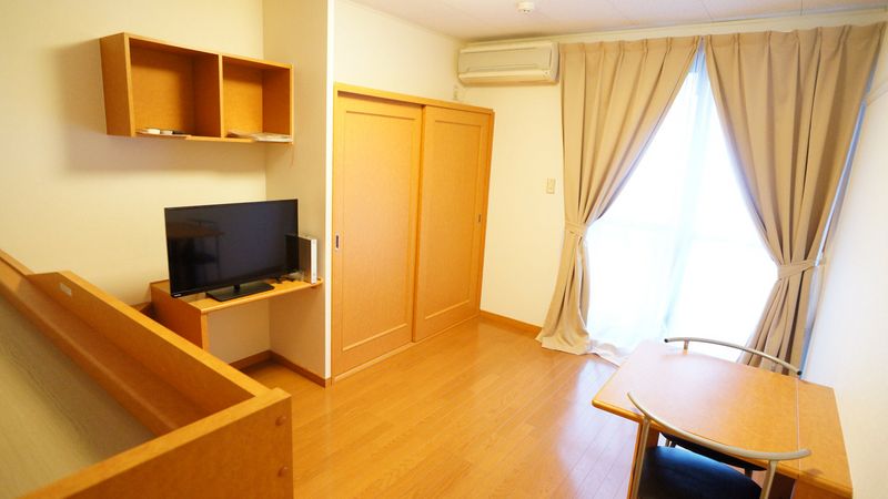 レオパレスフォンティーヌ 居間