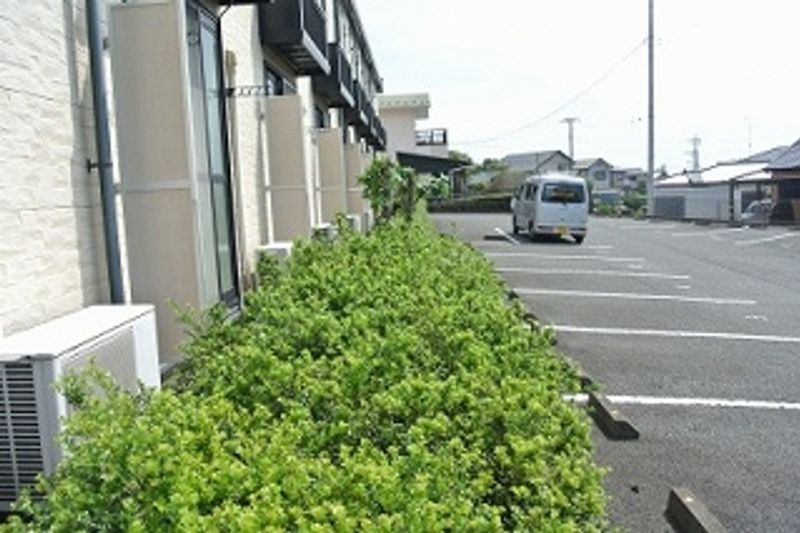 レオパレスシャンデテ 駐車場