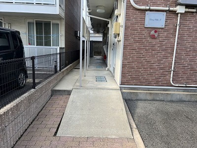 レオパレスデイジーヴィラⅡ エントランス