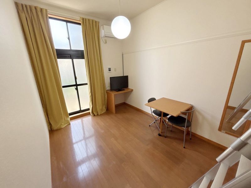 レオパレスＭＩＮＡＭＩ 居間