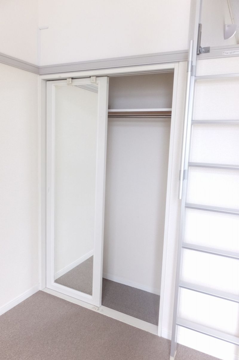 レオパレスグランマ 収納
