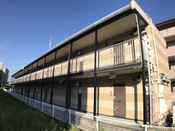 レオパレスＫ　ＰＯＬＡＲＩＳ 外観